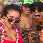 the-vampire-diaries-nina-dobrev-hawai-copines